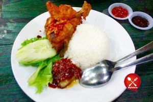 10 Tempat Terbaik untuk Nasi Ayam Penyet di Selangor, Malaysia | Rasakan Kelezatannya!