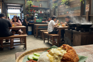 Nasi penyet leleh bonda