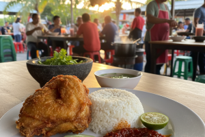 Nasi Ayam Penyet di Shah Alam, Malaysia: Rahsia Sedapnya Makanan Tempatan yang Wajib Dicuba
