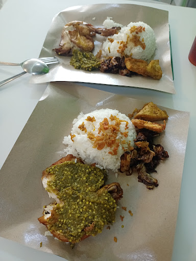 Ayam Geprek Sambal Ijo Lembah Sireh