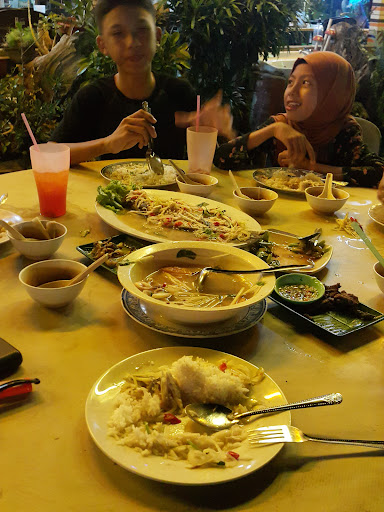 Restoran Muslim Ikan Bakar & Tomyam