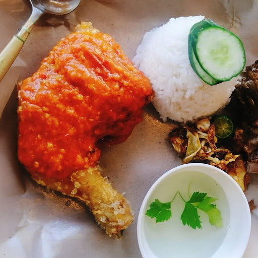 Ayam Geprek Sambal Tenyeh Ayam Geprek Sambal Tenyeh