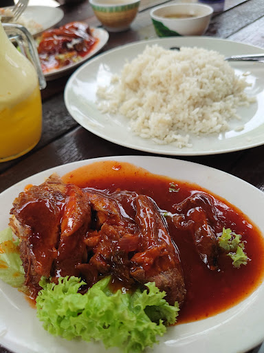 Warung Besi Nasi Ayam Berlada