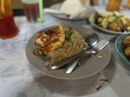 B'Cik Corner-Overloaded B'Cik Corner-Overloaded