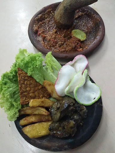 Ayam Penyet Kak Sum