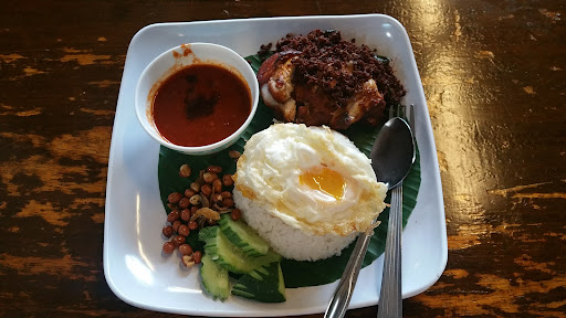 Nasi Lemak Ayam Berempah Nasi Lemak Ayam Berempah