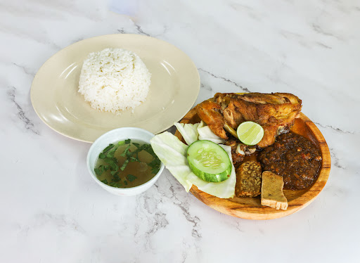 Kedai Makan Angah Kedai Makan Angah
