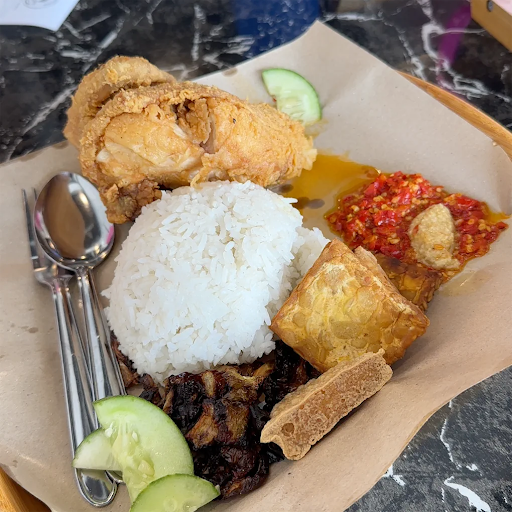 AYAM PENYET JEMAH AYAM PENYET JEMAH