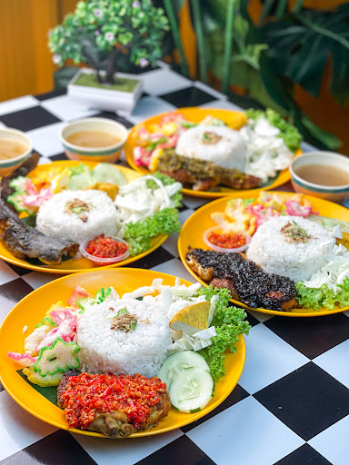 Ayam gepuk bujang lapok Ayam gepuk bujang lapok