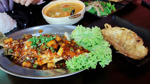 Abe Weayy Nasi Kukus & Tomyam