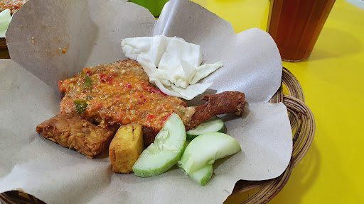 Ayam Gepuk Pak Gembus Serdang