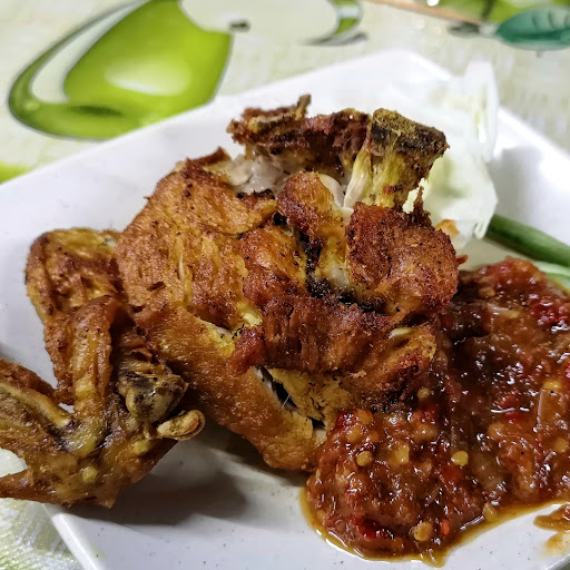 Anisah Warung Ayam Penyet