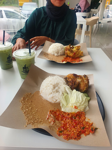 Ayam Gepuk Ag Tanah Merah