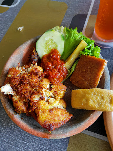 Nasi Ayam Penyet Cubeek