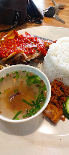 Ayam Gepuk Pak Ade Ayam Gepuk Pak Ade