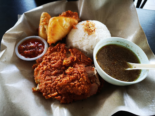 LAMAN HIJAU CAFE