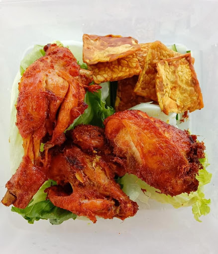 Ayam Penyet dan Nasi Arab Senaling