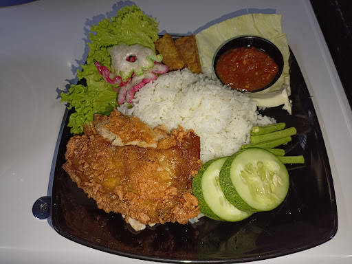 Ganu Kite (Nasi Ayam Penyet & Celup Tepung) Ganu Kite (Nasi Ayam Penyet & Celup Tepung)