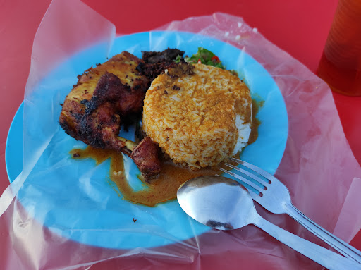 Nasi Kukus Ayam Berempah & Penyet Nasi Kukus Ayam Berempah & Penyet