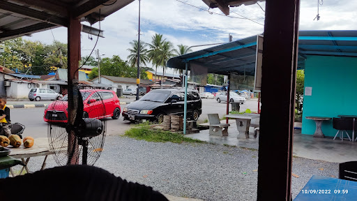 Caen Selera Kampung Dan Tomyam