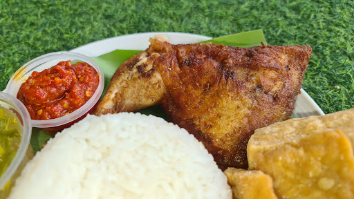 EAN NASI AYAM PENYET SAUJANA RAWANG
