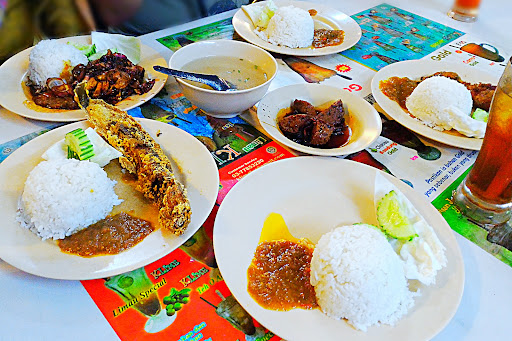 Restoran Ayam Penyet D'Laman