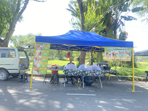 Anaqie's Kitchen (nasi ganja ayam merah)