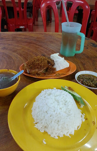 Ayam Penyet Ambia