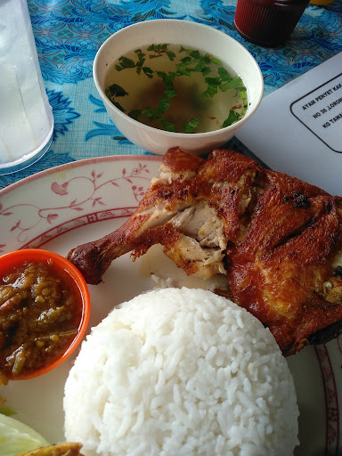 Gerai Nasi Ayam Penyet Kak Nor Gerai Nasi Ayam Penyet Kak Nor