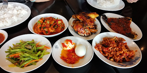 Restoran Simpang Tiga