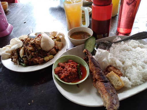 Gerai Bu Yati Ayam Penyet Gerai Bu Yati Ayam Penyet