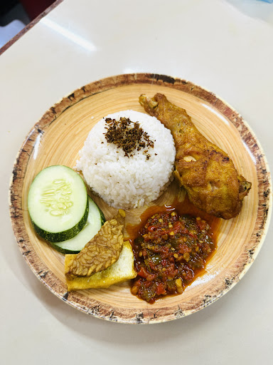 Restoren Ayam Penyet Kak Ton Restoren Ayam Penyet Kak Ton