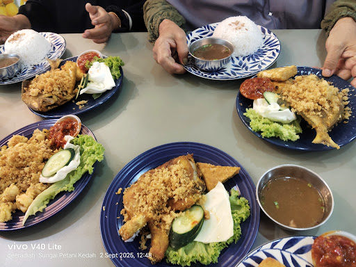 RESTORAN AYAM PENYET CABE-CABE RESTORAN AYAM PENYET CABE-CABE