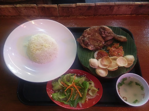 Ayam Penyet Antara Benua D'Cafe Ayam Penyet Antara Benua D'Cafe
