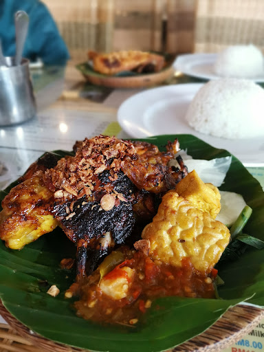 Ayam Penyet Ria (Right Corner Sdn Bhd) Ayam Penyet Ria (Right Corner Sdn Bhd)