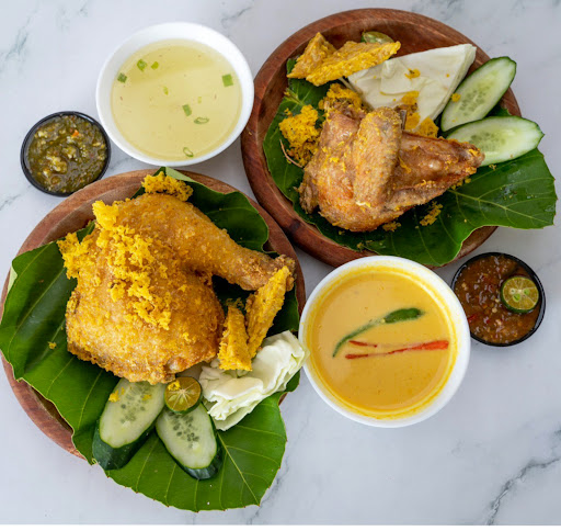 Ayam Penyet Banjir Meridin East