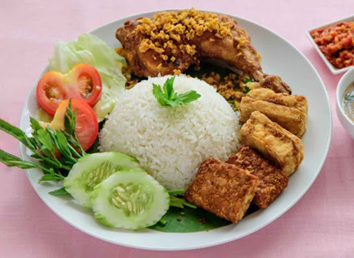 Nasi ayam penyet tunggang langgang(gong pauh) Nasi ayam penyet tunggang langgang(gong pauh)