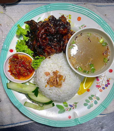 Nasi Ayam Banjir (Medan Makanan Keladi) Nasi Ayam Banjir (Medan Makanan Keladi)