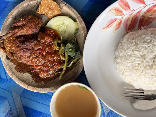 Warung Ayam Penyet Kg Abu Bakar Baginda Warung Ayam Penyet Kg Abu Bakar Baginda