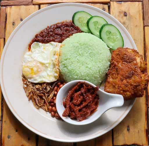 NASI LEMAK PANDAN AYAM BEREMPAH MUMMY'S
