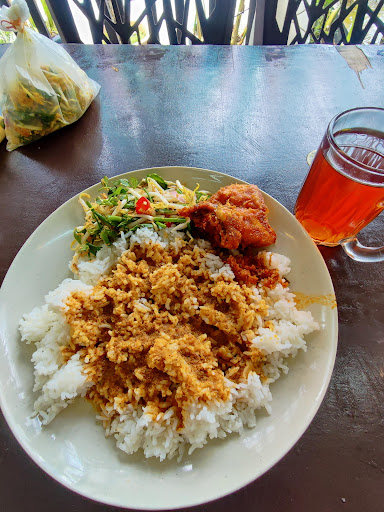 RUMAH MAKAN NASI KAMPUNG