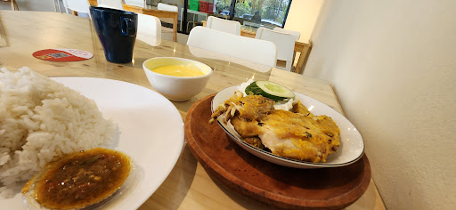 Ayam Penyet Banjir PUSPAKOM(Tmn Daya)