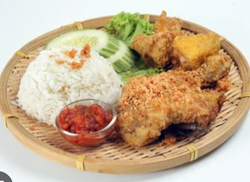 AYAM PENYET BEST STATION @ PLAZA METRO KAJANG