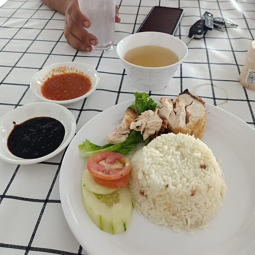 Warong Yaya, nasi ayam dll