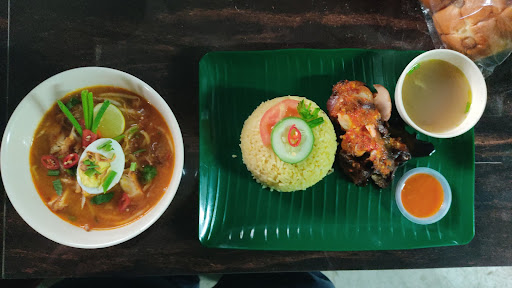 Nasi Ayam Berempah Tat