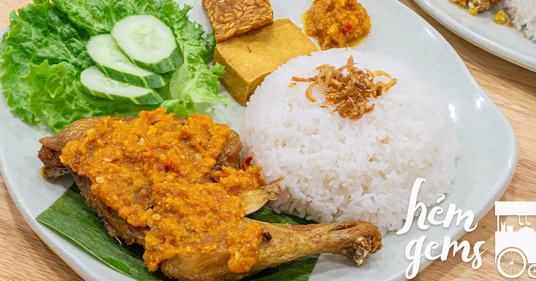 Gerai Ayam Penyet Senaling 1 gerai ayam penyet senaling