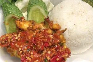 NASI AYAM PENYEK (IBU) 4 NASI AYAM PENYEK (IBU)