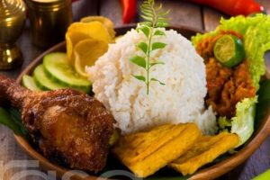 Nasi ayam penyet kemaman