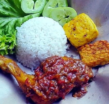 nasi ayam penyet tanjong dapursalam