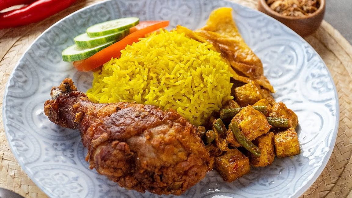 nasi kuning ayam berempah 2